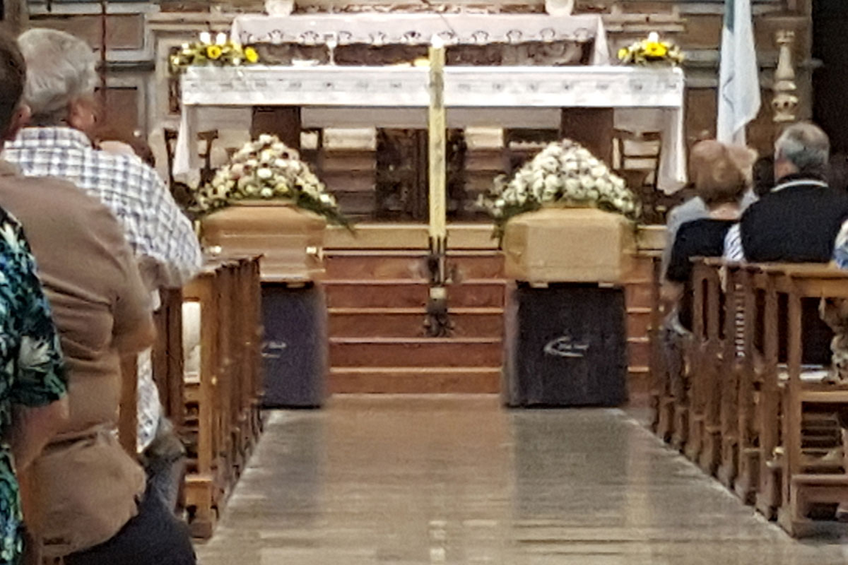 cerimonia-funebre-familiare-dalsanto
